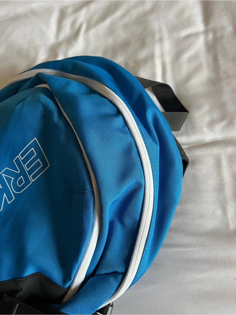 Erke TR1 Blue Sport Backpack Hiking Daypack Tech Travel Bag With Mesh Pockets